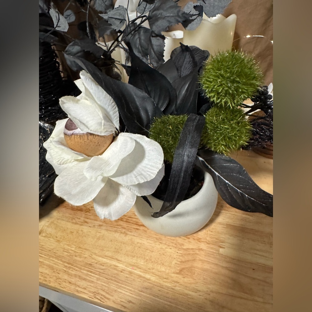 Spooky Table Center Decor - Picture 4 of 7